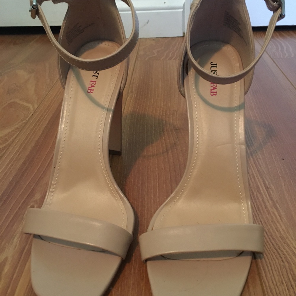 Strap heel - Picture 2 of 4